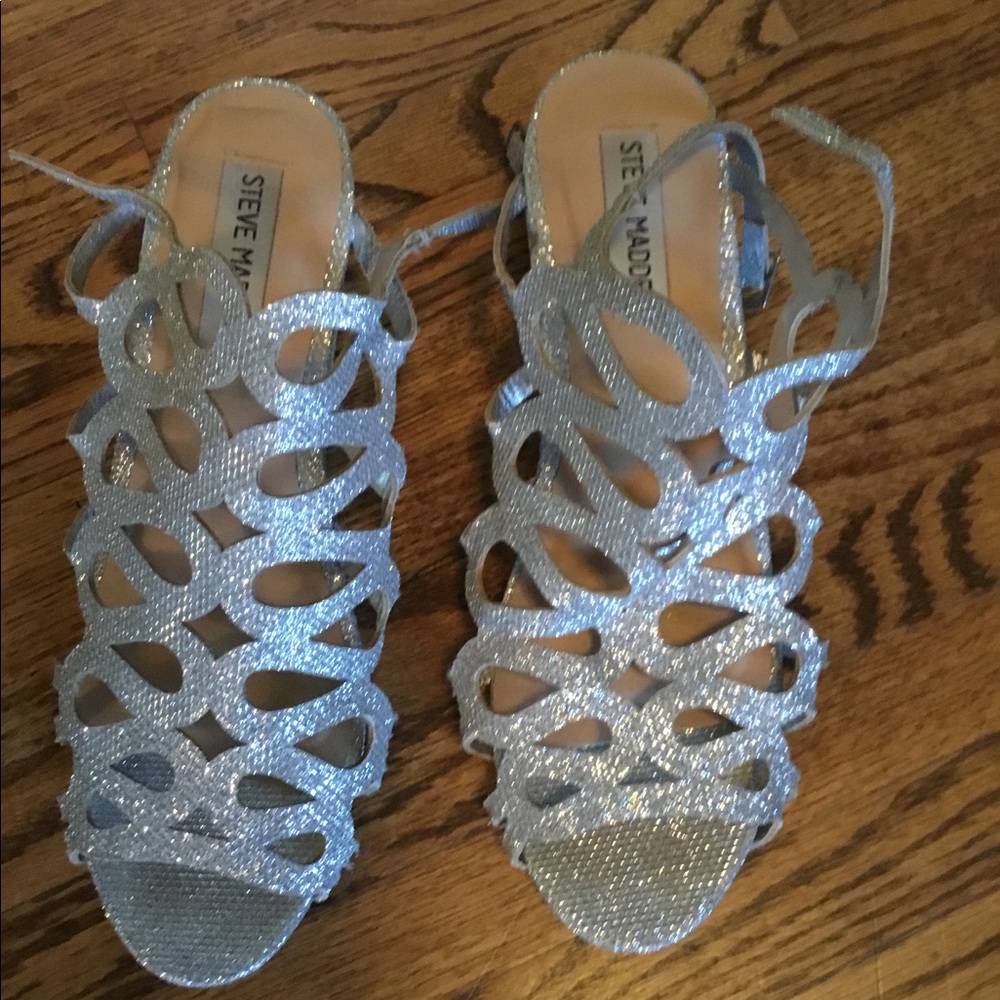 Steve Madden girls silver glitter strapped wedges